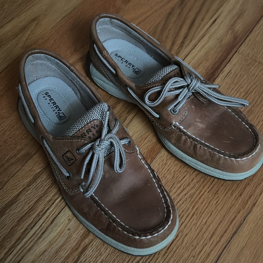 Sperry Tan Leather Boat Shoes with Gray Laces